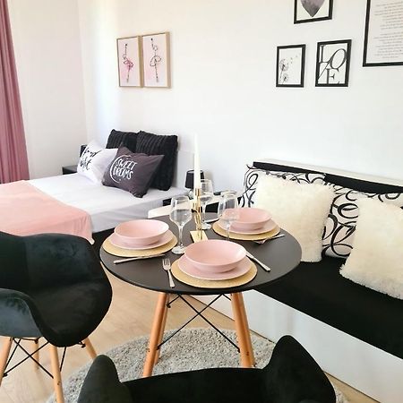 Rose Studio Apartment Бургас Екстериор снимка