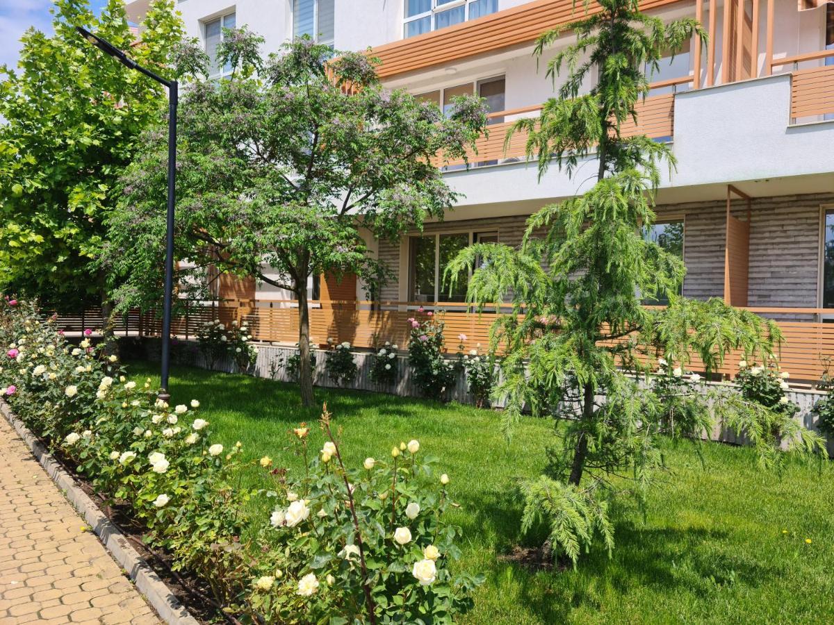Rose Studio Apartment Бургас Екстериор снимка